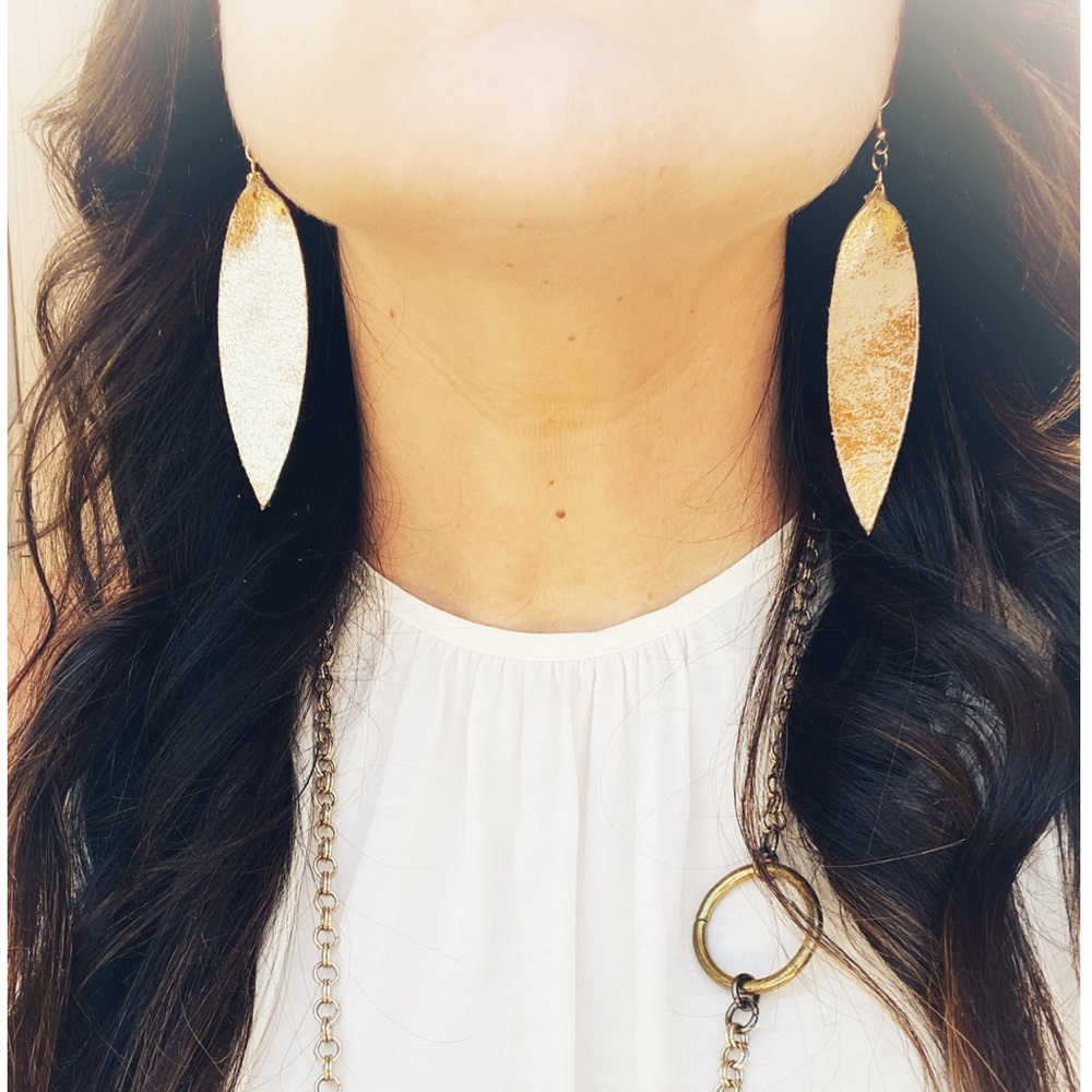 🍁5/25🍁 Skinny leather leaf Boho earrings